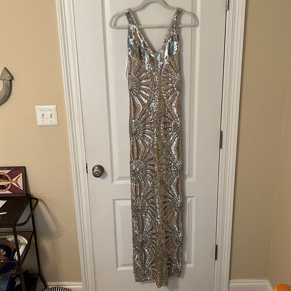 Bellabarnett sequin gown - Picture 5 of 11